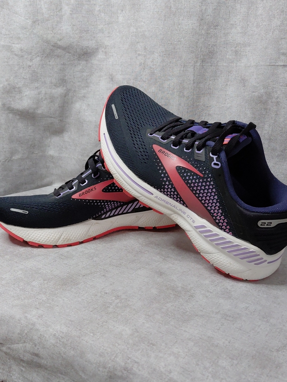 Womans Brooks Adrenaline GTS 22 Size 7